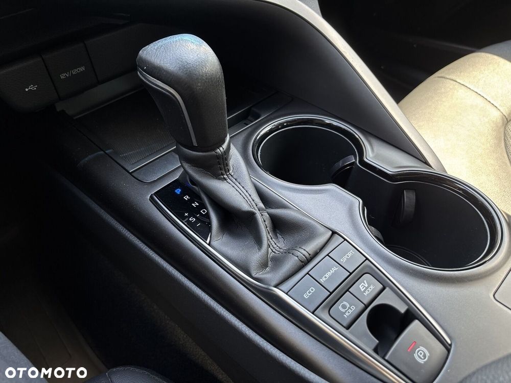 Toyota Camry 2.5 Hybrid Comfort CVT - 18