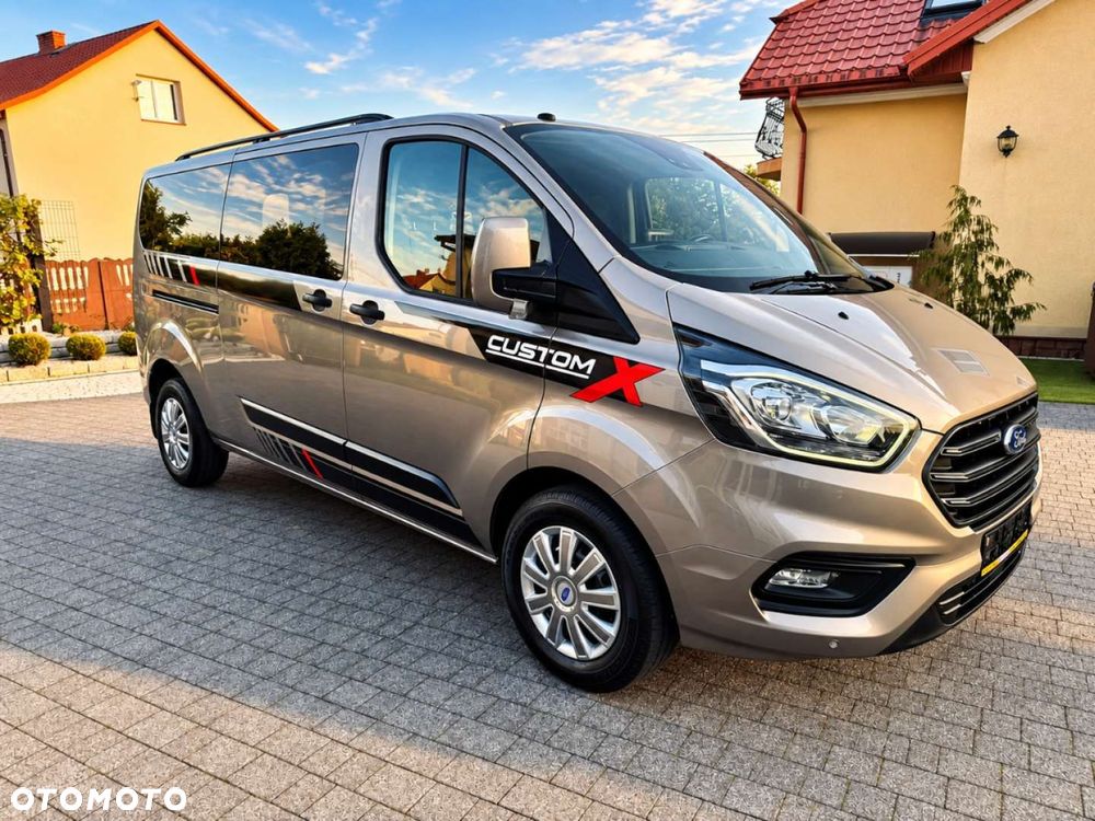 Ford E-Tourneo Custom - 26