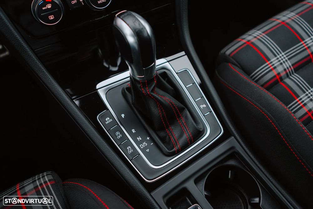 VW Golf 2.0 TSI GTI DSG Performance - 27