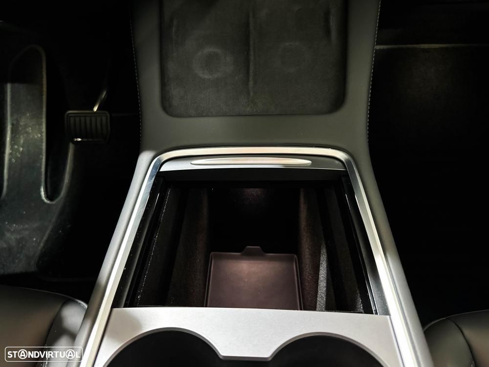 Tesla Model Y Long Range Dual Motor AWD - 38