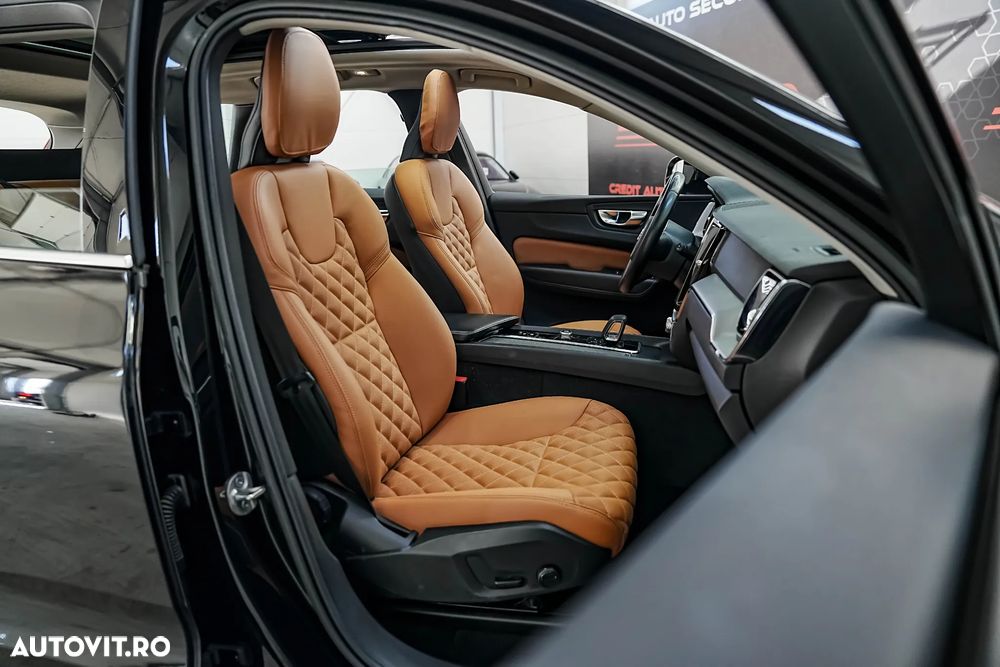 Volvo XC 60 Recharge T6 AWD AT Core - 17