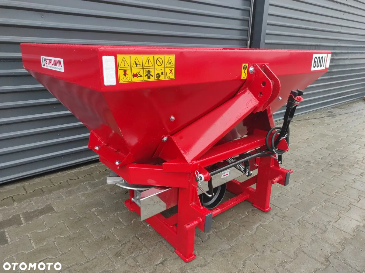 Rozsiewacz nawozu do nawozów Strumyk Tytan 400L 600L 800L 1000L 1200L - 3