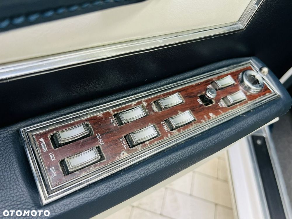 Lincoln Continental - 36
