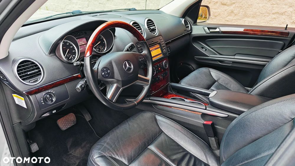 Mercedes-Benz GL 450 - 13