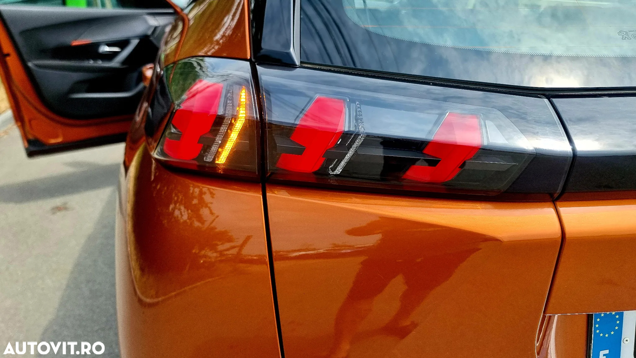 Peugeot 2008 PureTech 130 EAT8 Allure - 16