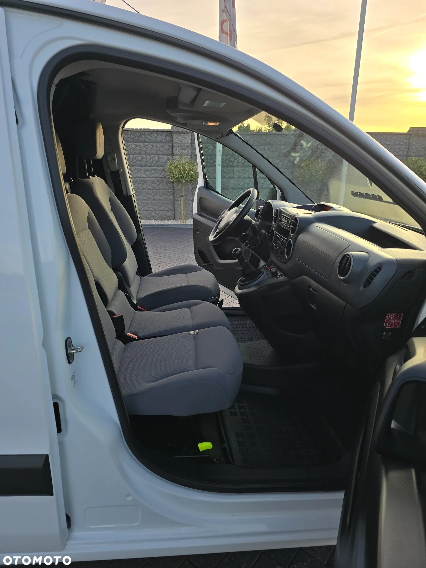 Peugeot PARTNER L1 1.6 HDI 90KM KLIMA LEKTRYKA SALON PL - 36