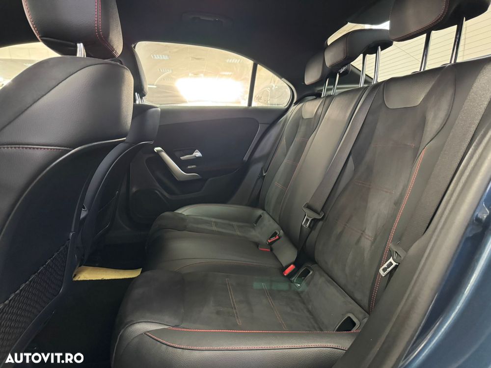 Mercedes-Benz A 180 d Sedan 7G-DCT AMG Line - 15