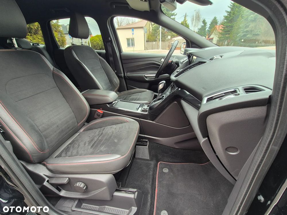 Ford Kuga 2.0 TDCi 4x4 ST-Line - 35