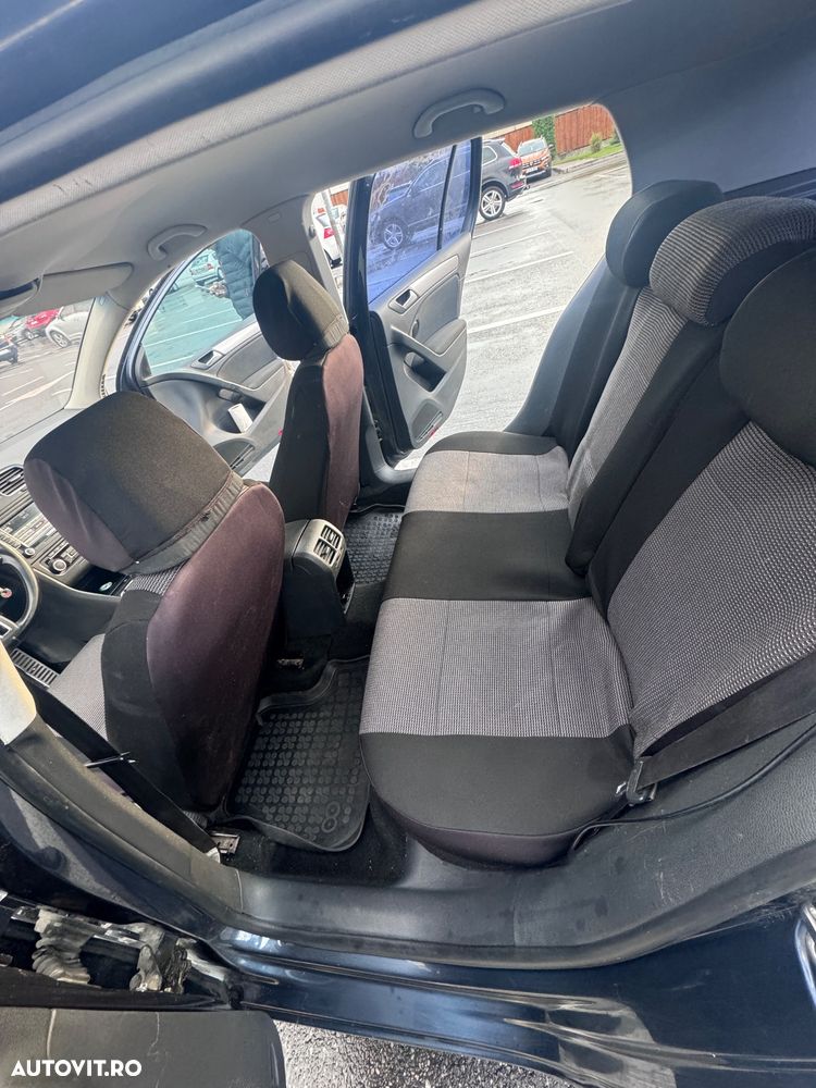Volkswagen Golf - 8