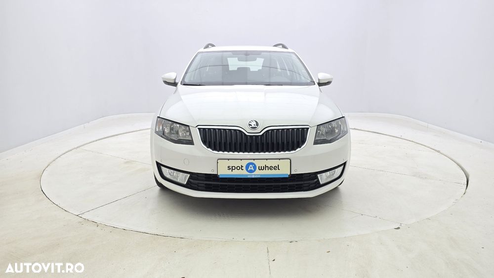 Skoda Octavia 1.6 TDI DSG Ambition - 2