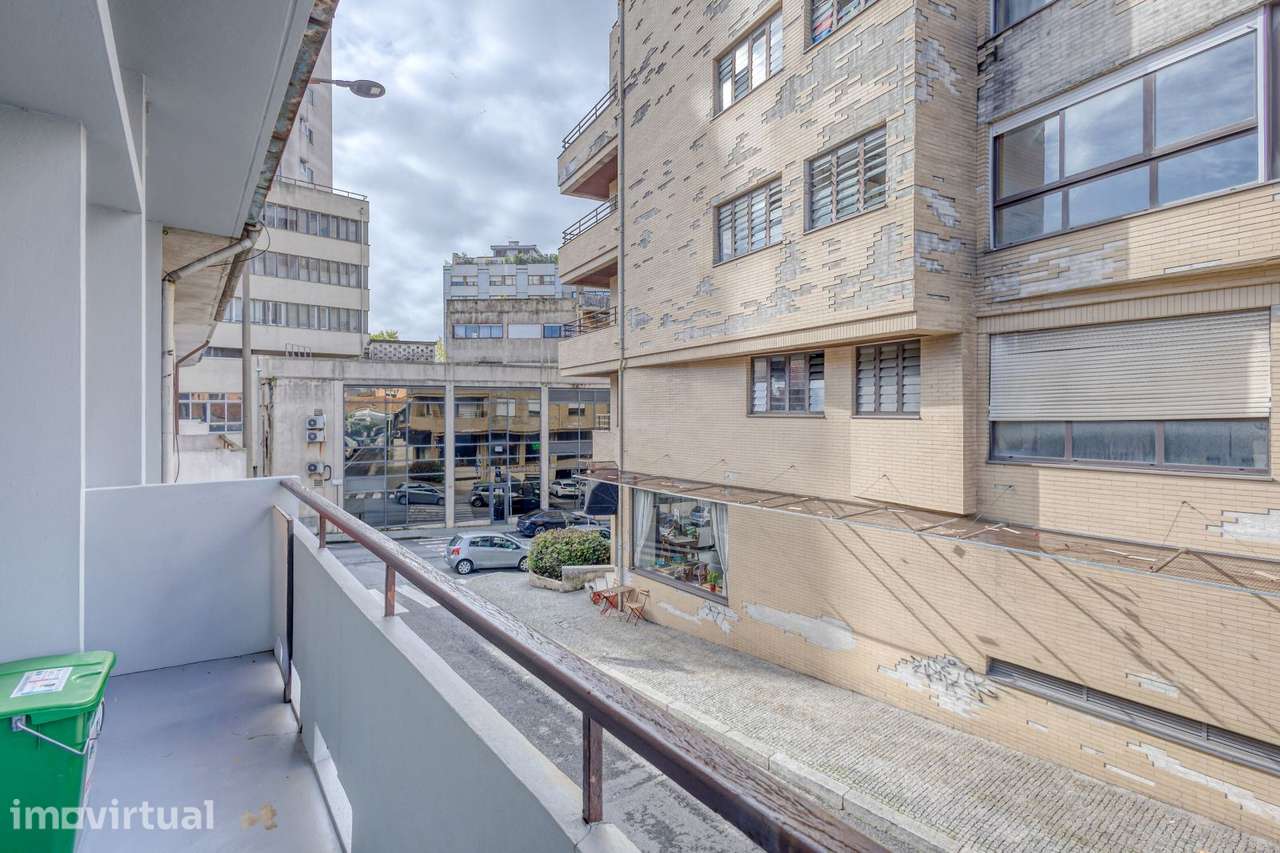Apartamento T2 Arrendado - Grande imagem: 2/19