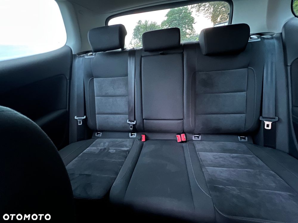 Volkswagen Golf 2.0 TDI DPF Highline - 18