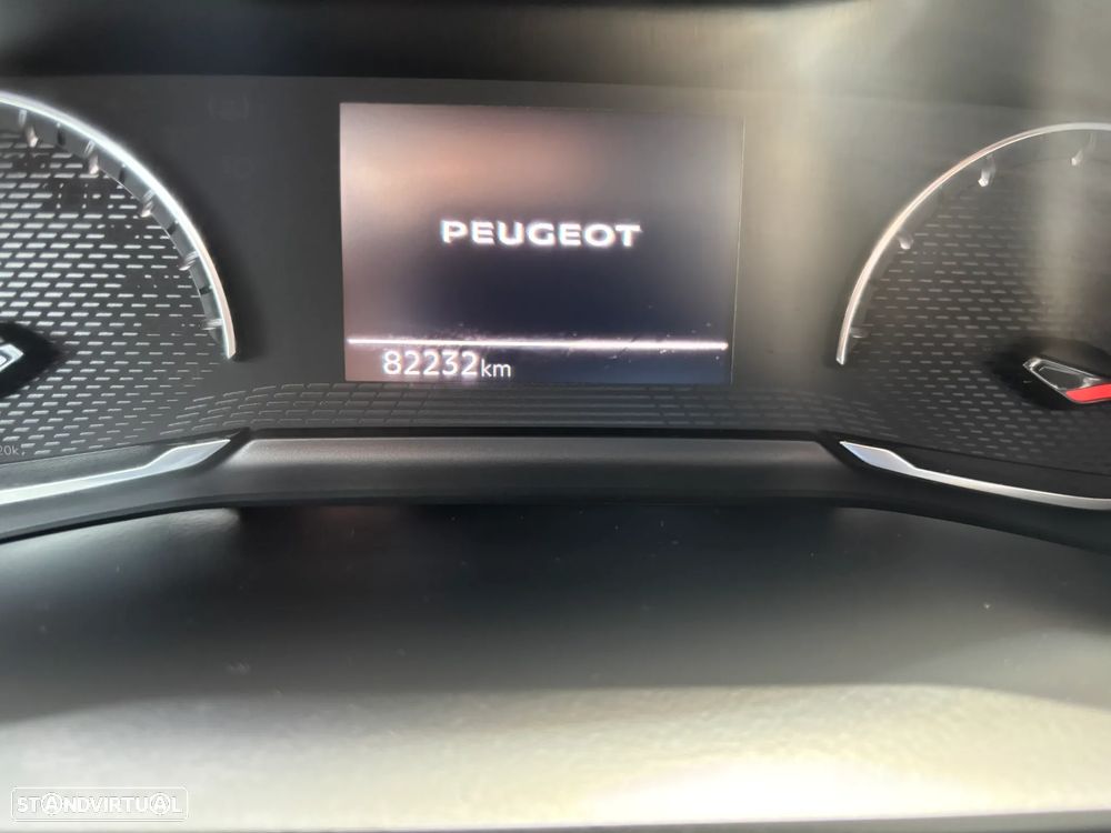 Peugeot 208 PureTech 75 Allure Pack - 12