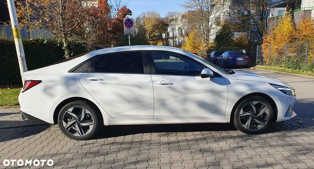 Hyundai Elantra 1.6 Executive CVT - 6