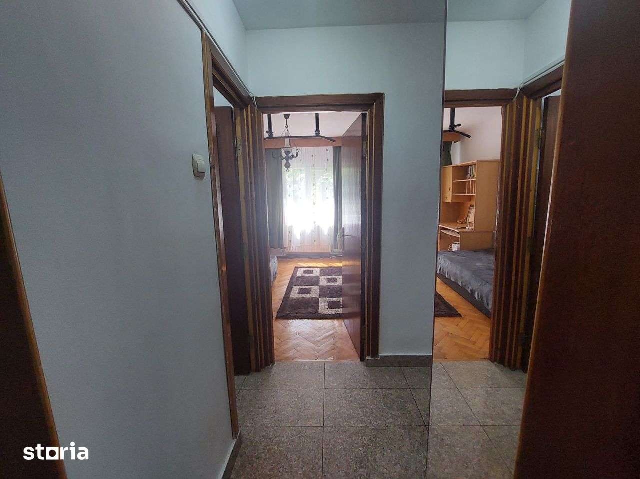 Apartament 3 camere de inchiriat – Decomandat, Etaj 1, Zona Dezrobir — fotografia 3