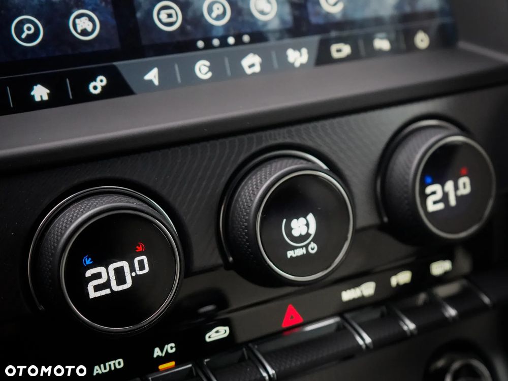 Jaguar F-Type P300 R-Dynamic - 23