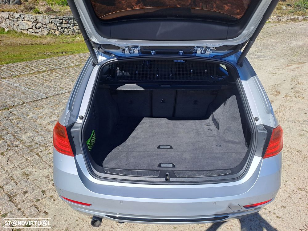 BMW 320 d Line Sport - 14