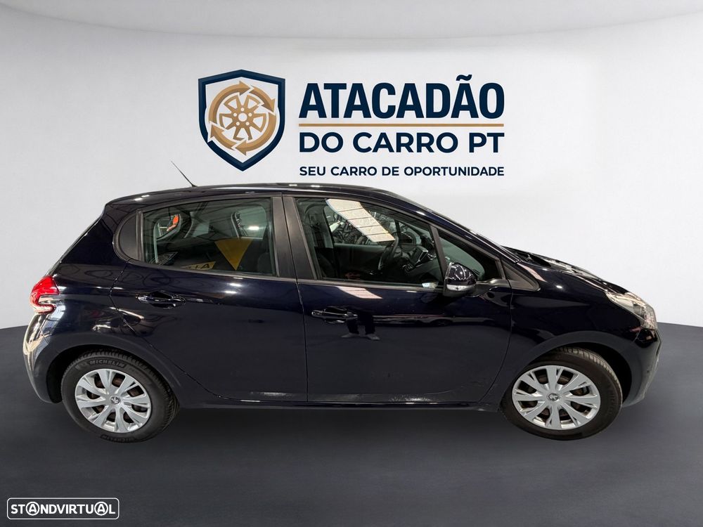 Peugeot 208 — photo 3