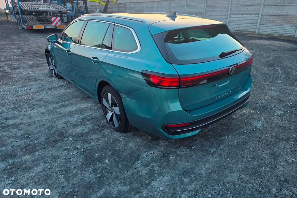 Volkswagen Passat 2.0 TDI EVO Essence DSG - 6