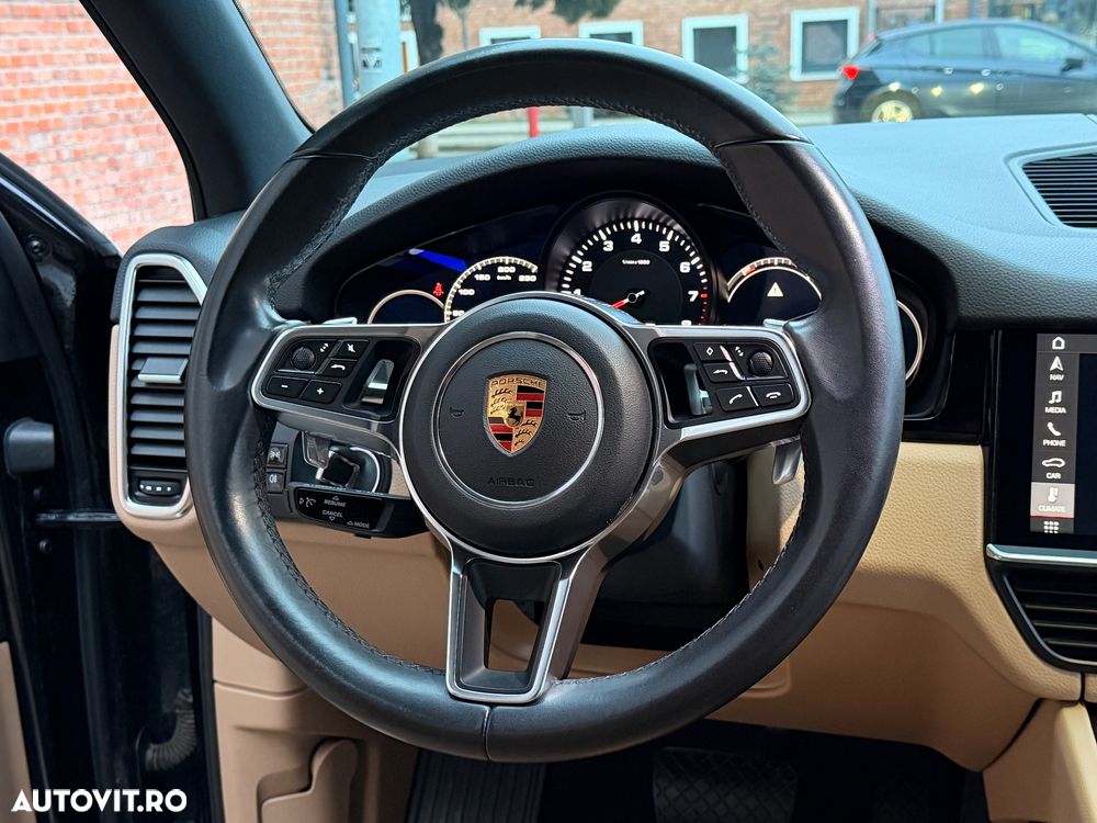 Porsche Cayenne Standard - 11