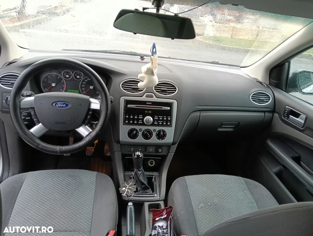 Ford Focus Wagon 1.6i Comfort - 2