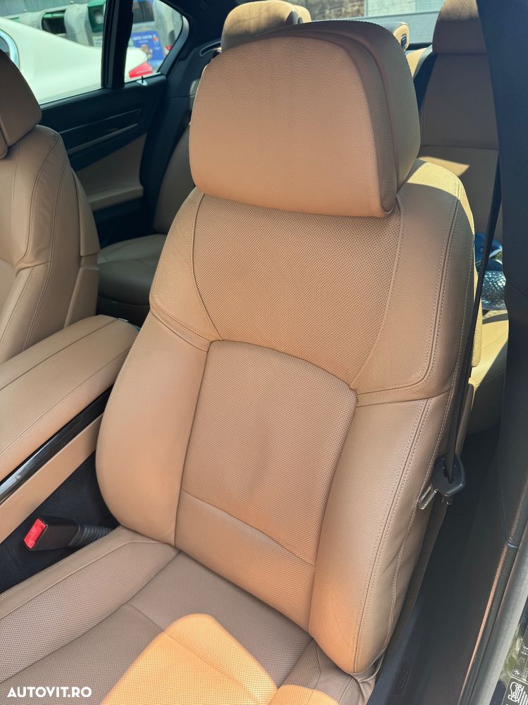 BMW Seria 7 740d xDrive - 22