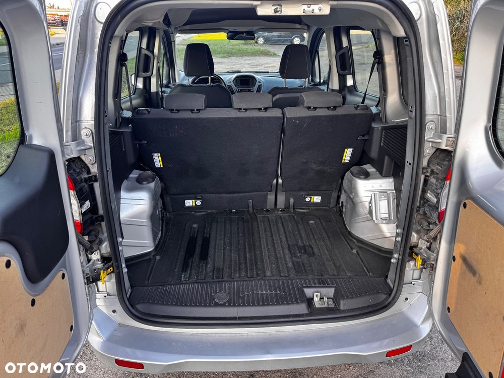 Ford Transit Courier - 20