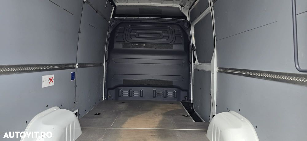 Mercedes-Benz Sprinter - 17