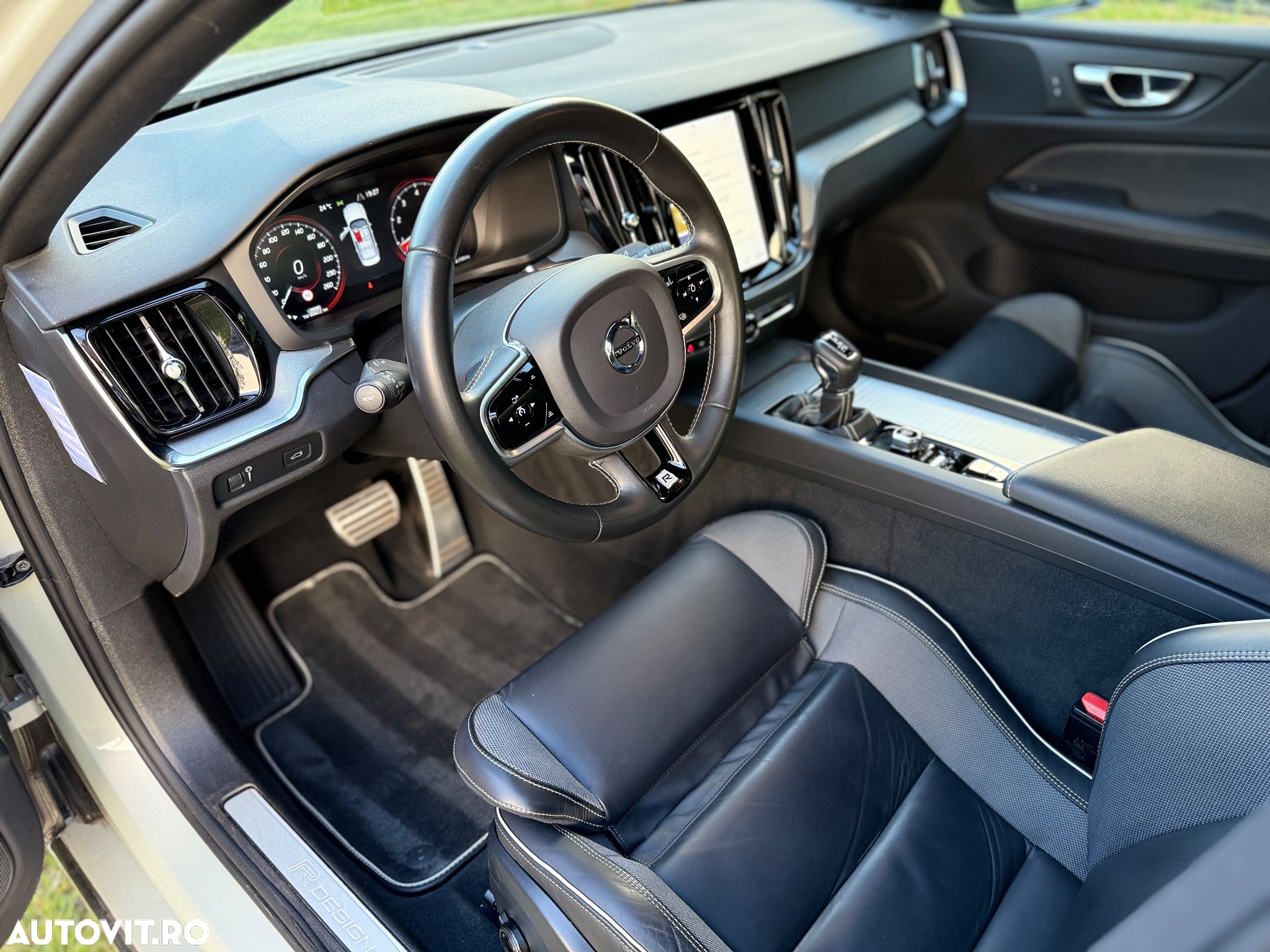 Volvo S60 T4 R-Design - 8