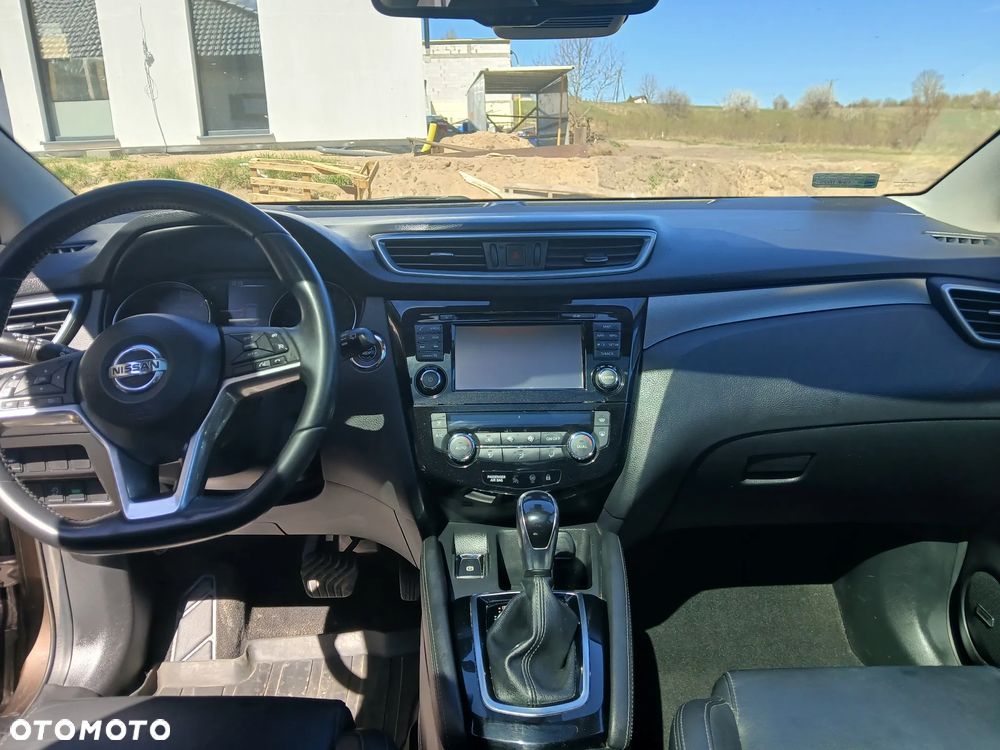 Nissan Qashqai 1.6 DCi Xtronic TEKNA - 11