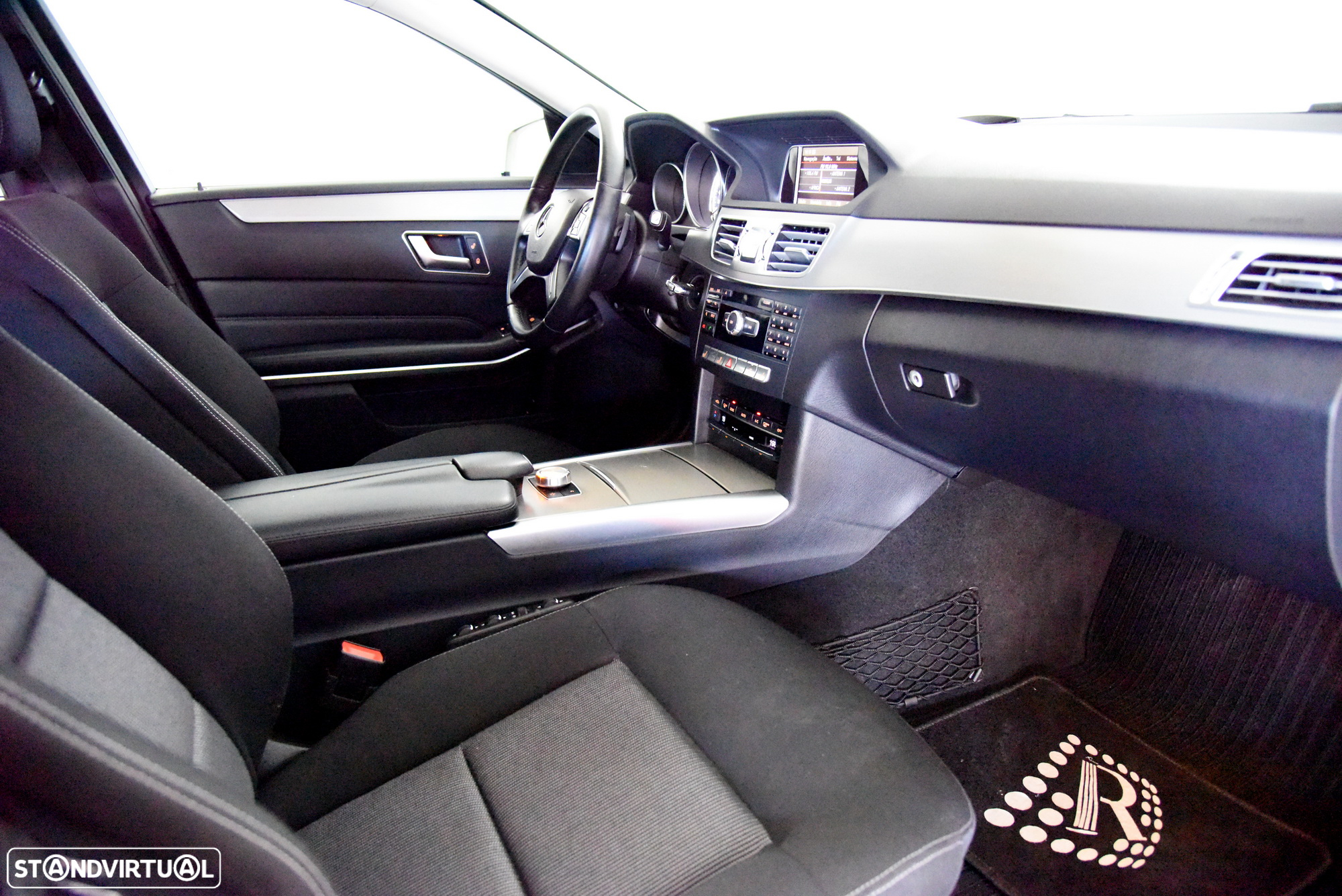 Mercedes-Benz E 300 Bluetec Hybrid Avantgarde - 22