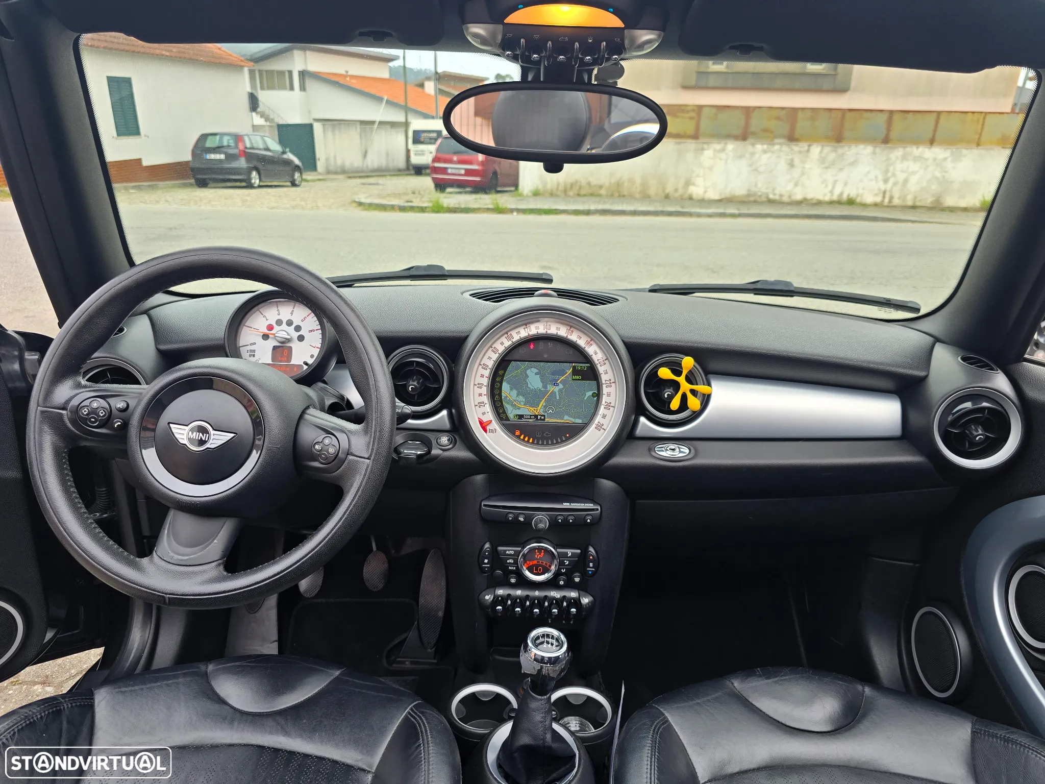 MINI Cabrio Cooper D - 10