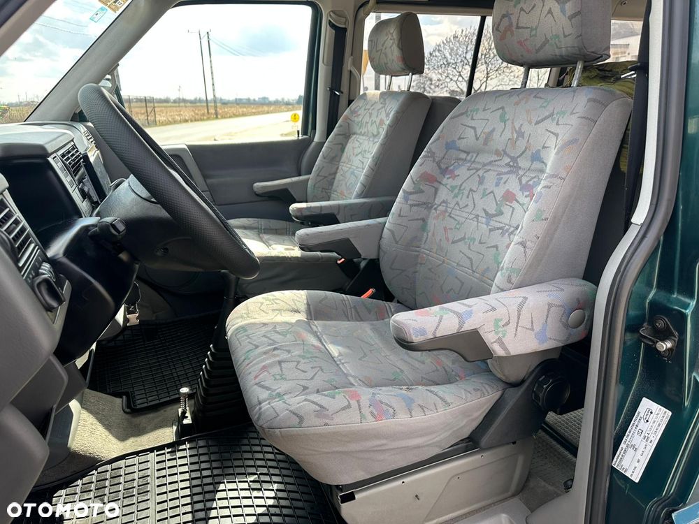Volkswagen Multivan - 9