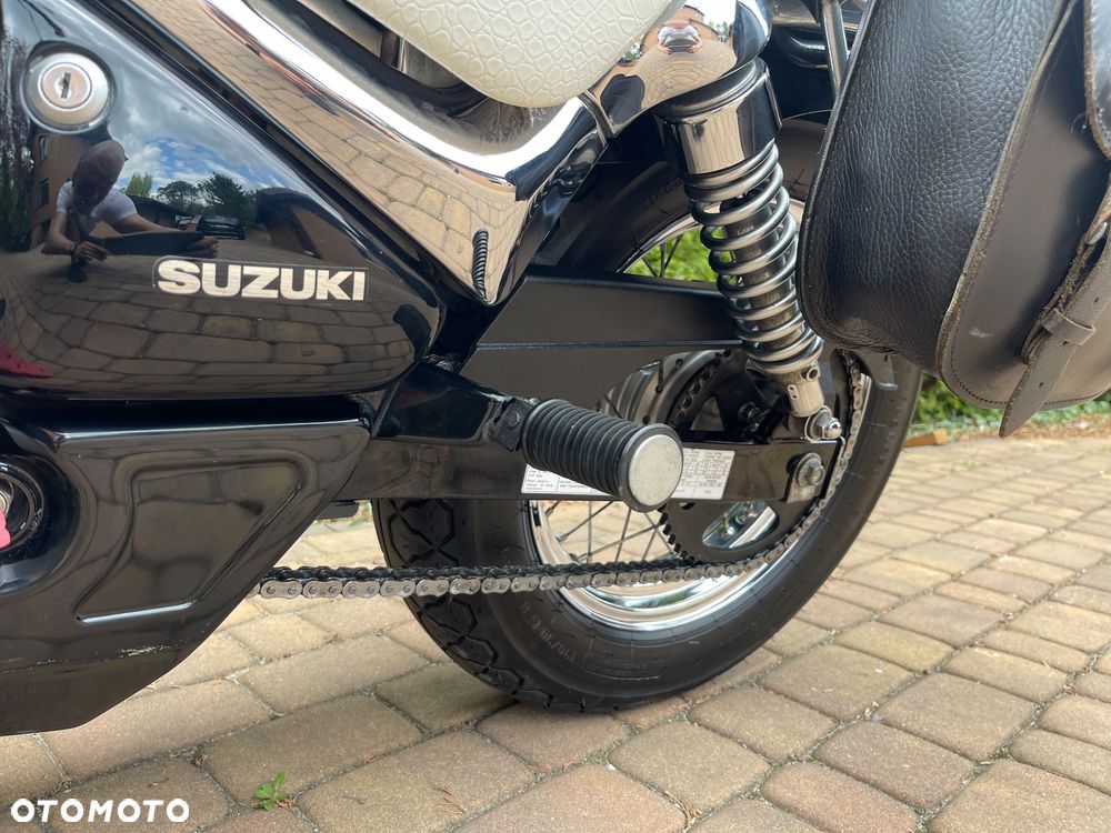 Suzuki Intruder - 24