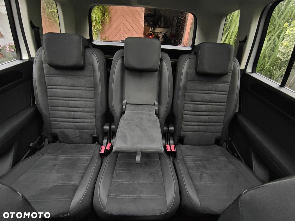 Volkswagen Touran 1.5 TSI ACT OPF Highline - 29