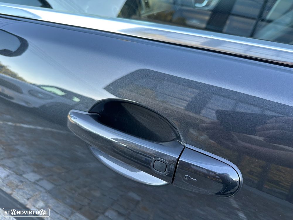 Jaguar XF 2.2 D Premium Luxury - 25