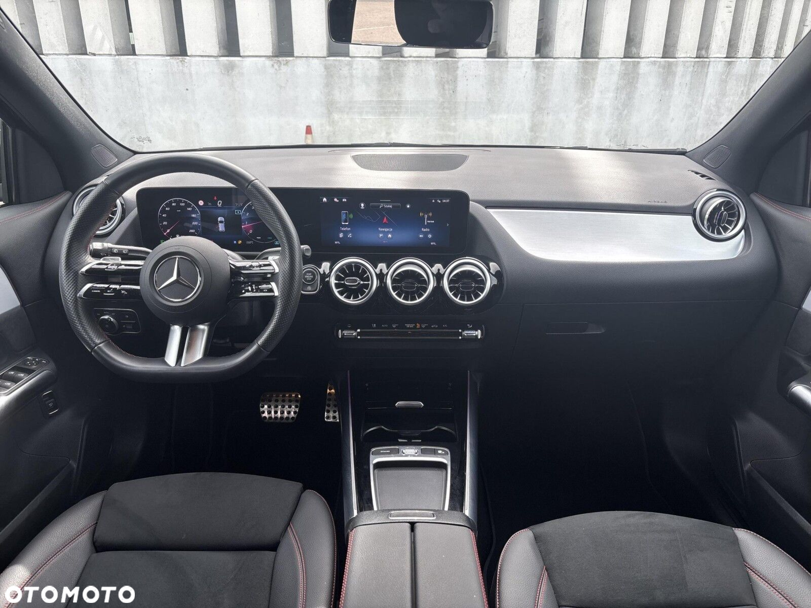 Mercedes-Benz GLA - 12