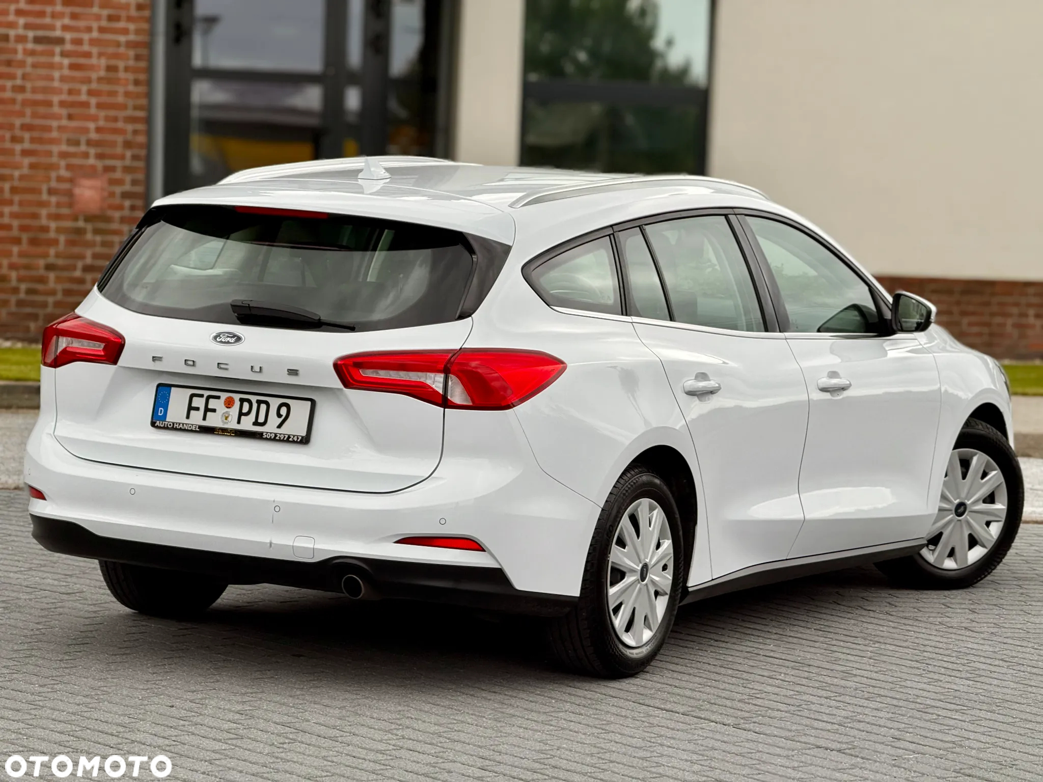 Ford Focus Turnier 1.5 EcoBlue Start-Stopp-System COOL&CONNECT - 12