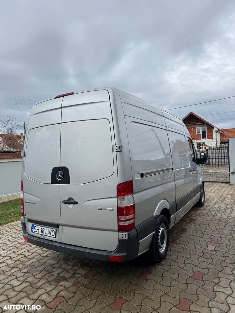 Mercedes-Benz Sprinter - 24