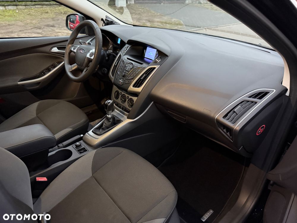 Ford Focus SW 1.6 TDCi DPF Champions Edition - 12