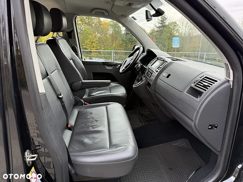 Volkswagen Caravelle - 11