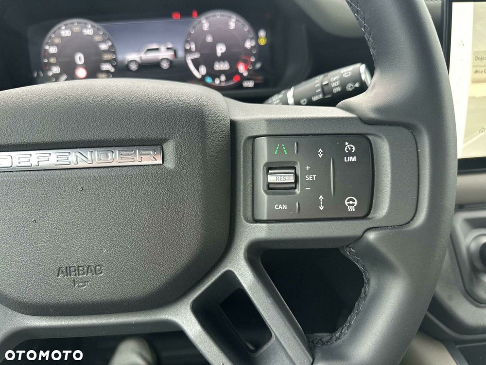 Land Rover Defender - 18