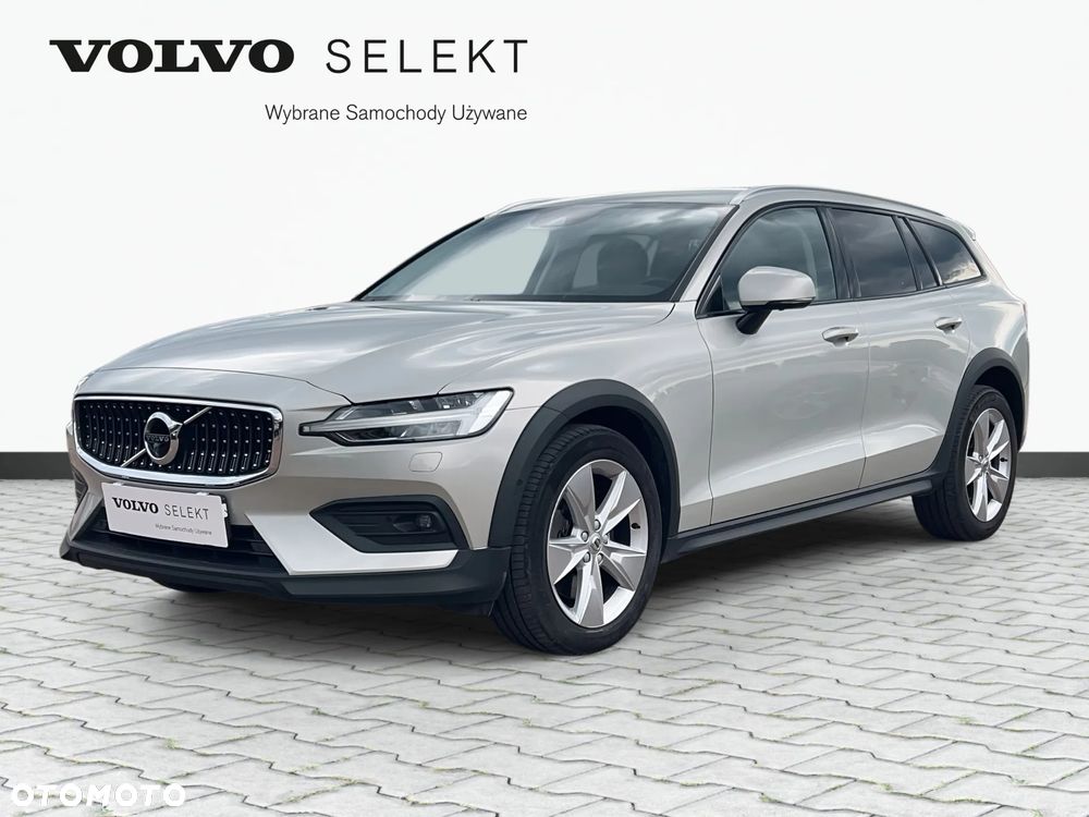 Volvo V60 Cross Country - 1