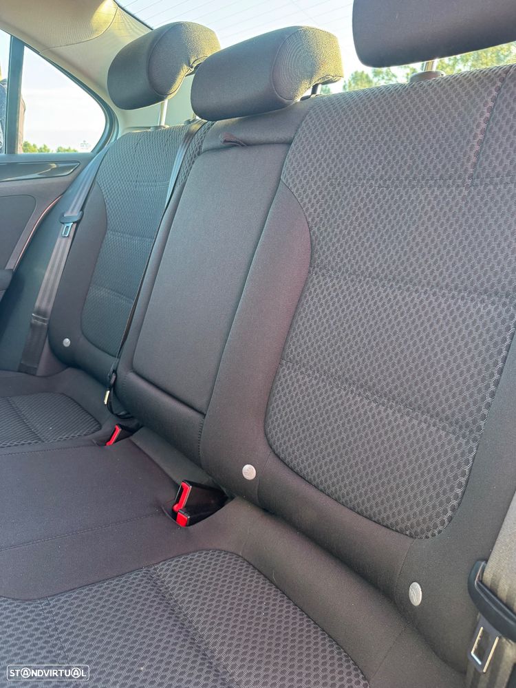 VW Jetta 1.2 TSi Comfortline - 11