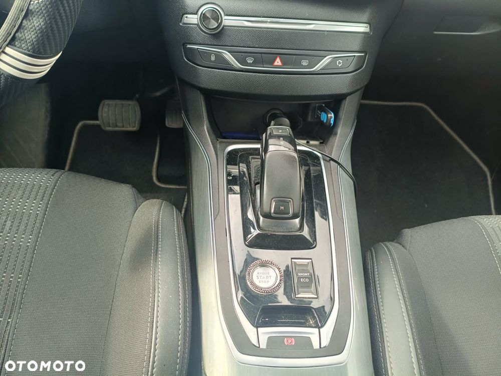 Peugeot 308 1.2 PureTech GPF Active Pack Business S&S EAT8 - 3