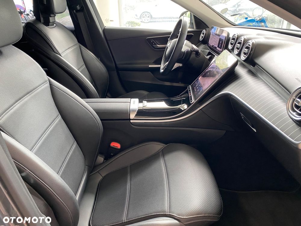 Mercedes-Benz Klasa C 220 d mHEV - 22