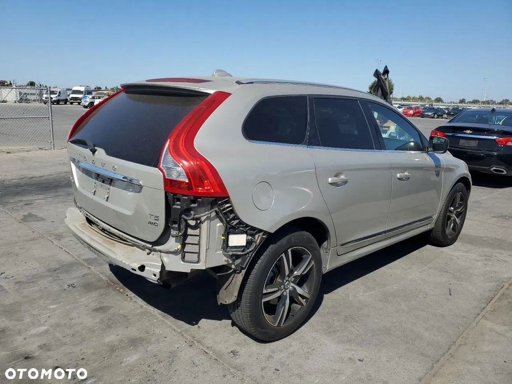 Volvo XC 60 - 4