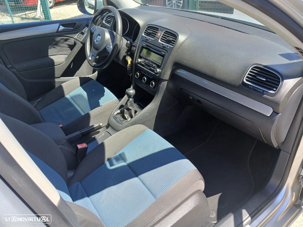 VW Golf 1.6 TDi Trendline BlueMotion - 24