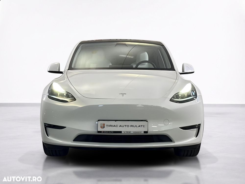 Tesla Model Y - 9
