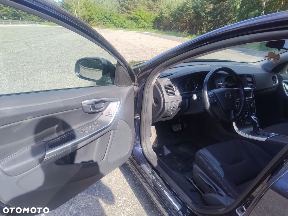Volvo V60 D2 Geartronic - 13